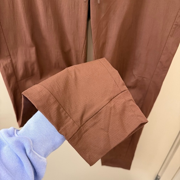 Athleta Trekkie North Mid Rise Jogger size 10 Tall in brown outdoor travel - Picture 8 of 10
